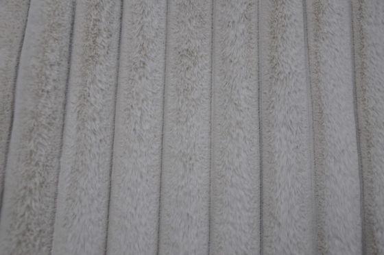 細長かったウサギの毛皮100Polyester 150cm CWか調節可能
